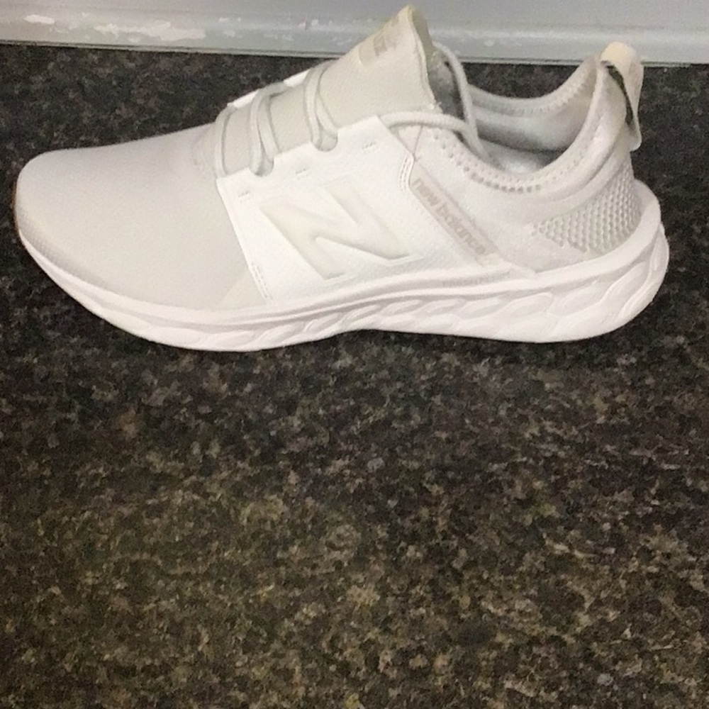 White Athletic Shoes with Cushioned Sole and Breathable Mesh